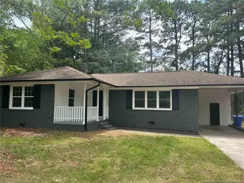 1726 Wayne Ln, Fayetteville, NC 28304