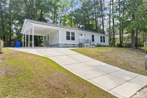 601 Woodclift Dr, Fayetteville, NC 28311