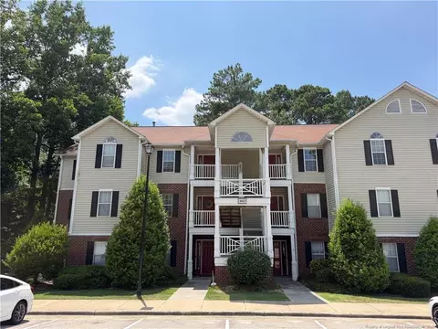 302 Bubble Creek Ct #4, Fayetteville, NC 28311