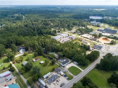 7604 Raeford Rd, Fayetteville, NC 28304