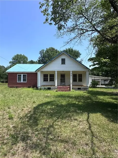 916 Aberdeen Rd, Laurinburg, NC 28352