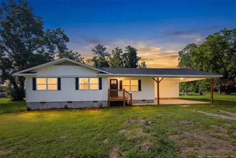310 Saint James St, Raeford, NC 28376