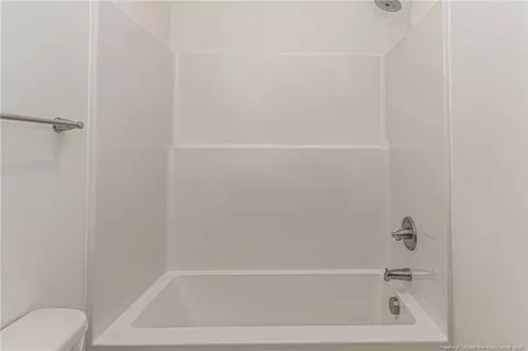 Bath - 404 Gleneagles Ct, Fayetteville, NC 28311 photo 6 of 7