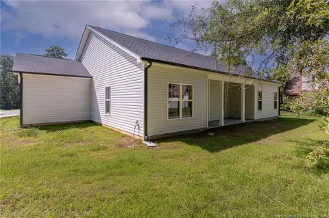 Exterior - 404 Gleneagles Ct, Fayetteville, NC 28311 photo 7 of 8