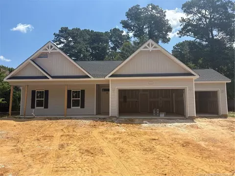 404 Gleneagles Ct, Fayetteville, NC 28311