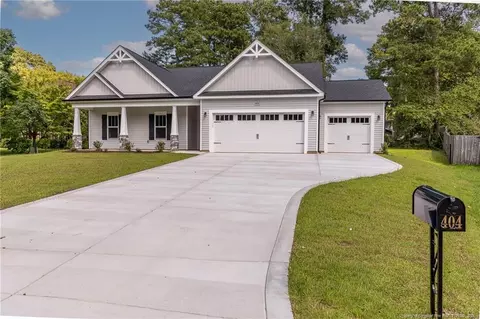 Exterior - 404 Gleneagles Ct, Fayetteville, NC 28311 photo 3 of 8