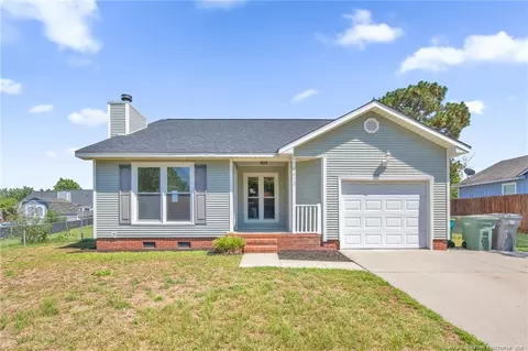 3672 Highgate Dr, Hope Mills, NC 28348