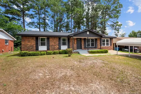 5490 Lindale Ct, Fayetteville, NC 28314