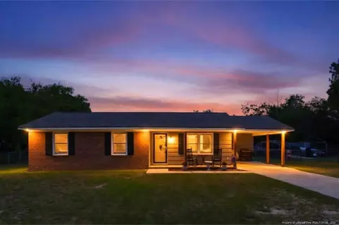 5931 Spinner Rd, Hope Mills, NC 28348