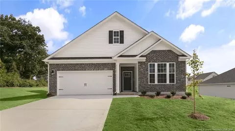 353 Maddox Dr, Aberdeen, NC 28315
