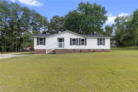 203 Mcdougald Dr, Raeford, NC 28376