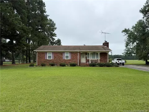 672 E Palmer Rd, Raeford, NC 28376