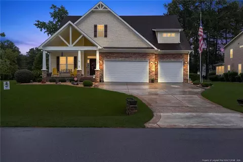 45 Orchard Falls Dr, Spring Lake, NC 28390