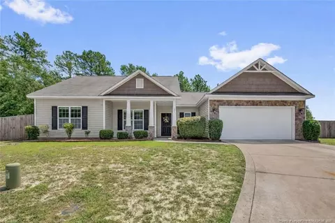 105 Yellowfoot Dr, Raeford, NC 28376