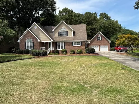 4214 Cricklewood St, Lumberton, NC 28358