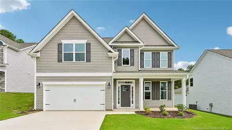 1125 Summer Daisy Dr, Aberdeen, NC 28315