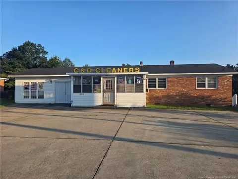 712 E Country Club Dr NW, Fayetteville, NC 28301