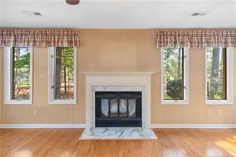 Living - 20 Gull Ln, Pinehurst, NC 28374 photo 9 of 12