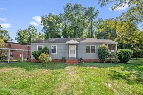 104 E Cottingham St, Maxton, NC 28364