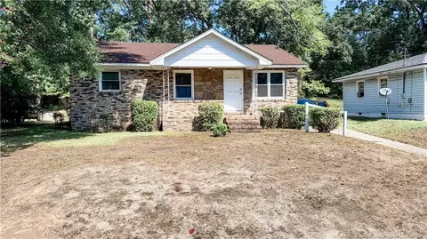 940 Fleetwood Dr, Fayetteville, NC 28305