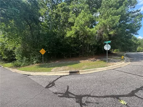 730 Stonington Dr, Fayetteville, NC 28311