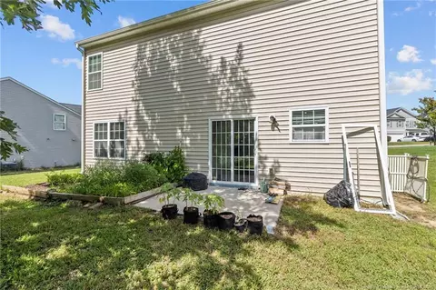 Exterior - 422 Botanical Ct, Bunnlevel, NC 28323 photo 6 of 9