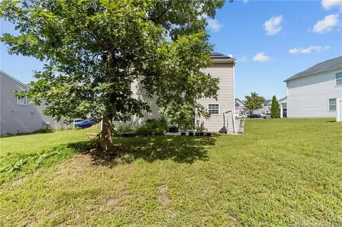 Exterior - 422 Botanical Ct, Bunnlevel, NC 28323 photo 9 of 9