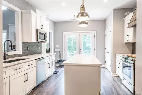 Kitchen - 21 Solomon Dr, Cameron, NC 28326 photo 4 of 4