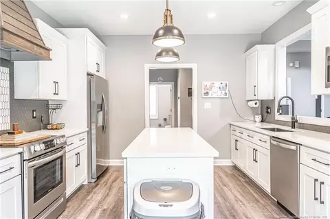 Kitchen - 21 Solomon Dr, Cameron, NC 28326 photo 2 of 4