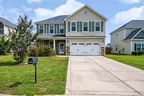 1629 Seattle Slew Ln, Hope Mills, NC 28348