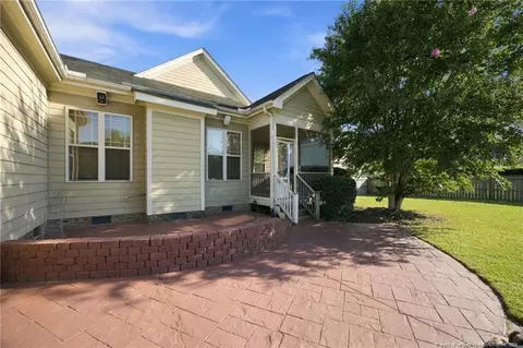 Exterior - 39 Walnut Grove Dr, Bunnlevel, NC 28323 photo 6 of 10