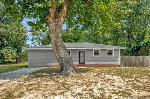 136 Bladen Cir, Fayetteville, NC 28312