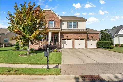 2521 Thorngrove Ct, Fayetteville, NC 28303