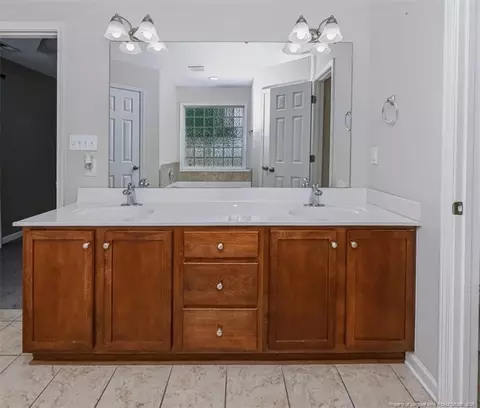 Bath - 32 Basket Oak Dr, Bunnlevel, NC 28323 photo 4 of 5