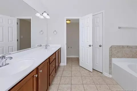 Bath - 32 Basket Oak Dr, Bunnlevel, NC 28323 photo 2 of 5