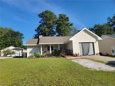 2141 Skyview Dr, Fayetteville, NC 28304