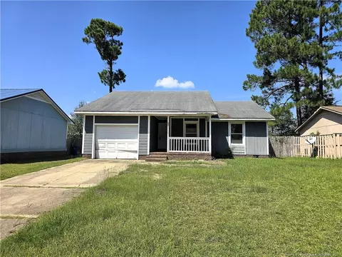 648 Mosswood Ln, Fayetteville, NC 28311