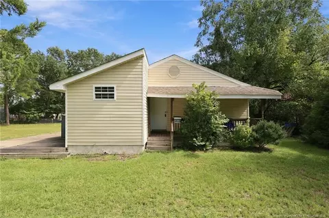 1443 Strickland Bridge Rd, Fayetteville, NC 28304