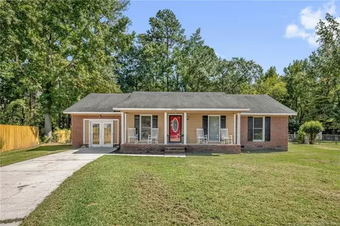 5543 Hallwood Dr, Hope Mills, NC 28348