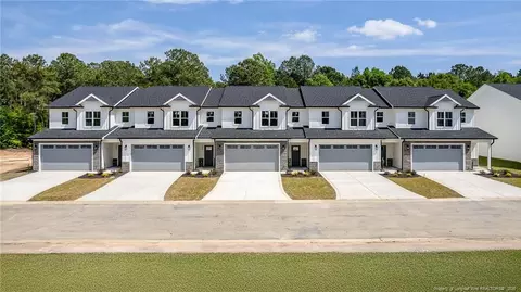 3020 Candlelight Dr, Fayetteville, NC 28311