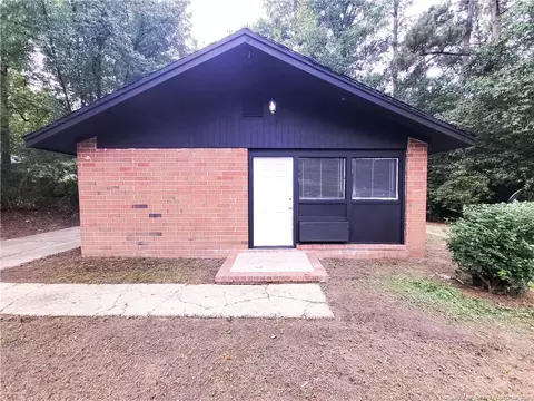 2331 Lake Ave, Fayetteville, NC 28301