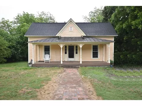 219 E Trollinger Ave, Graham, NC 27253 photo 1