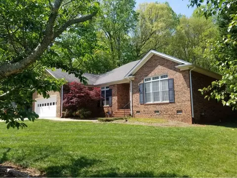 805 Brookview Dr, Elon, NC 27244 photo 2