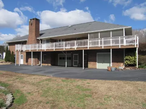 109 Trinity Dr, Elon, NC 27244 photo 3
