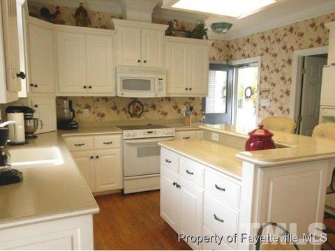 204 Curtis Dr, Erwin, NC 28339 photo 5