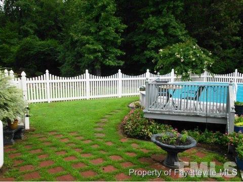 204 Curtis Dr, Erwin, NC 28339 photo 3