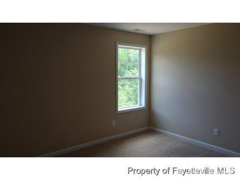 529 New Castle Ln, Spring Lake, NC 28390 photo 7