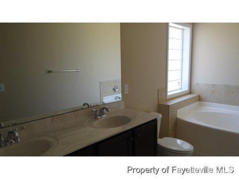 529 New Castle Ln, Spring Lake, NC 28390 photo 16