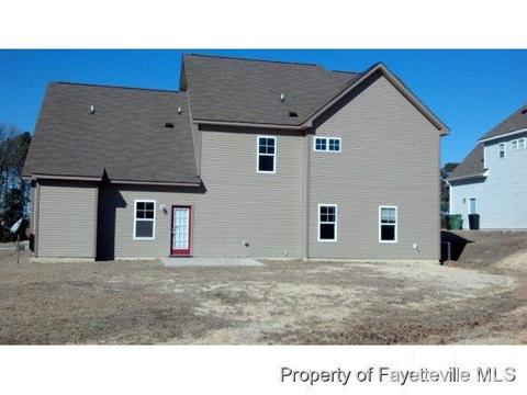 581 Heathrow Dr, Spring Lake, NC 28390 photo 2