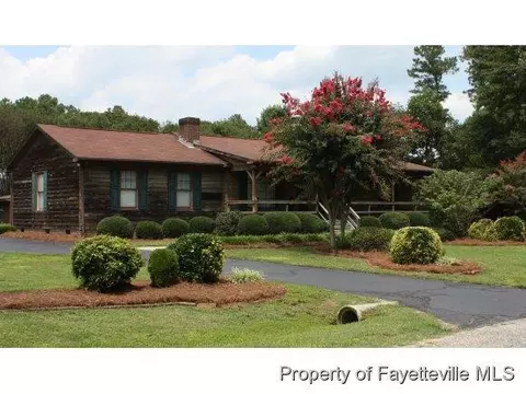 220 Robin Loop Rd, Dunn, NC 28334 photo 1